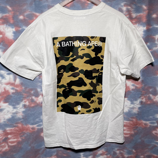 Bape yellow camo back logo tee white size M 猿人白色黃迷彩背印花tee