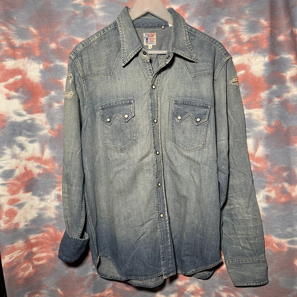 Levi’s vintage denim shirt size M washed light indigo savage ripped shirt 淺藍色洗水牛仔恤衫