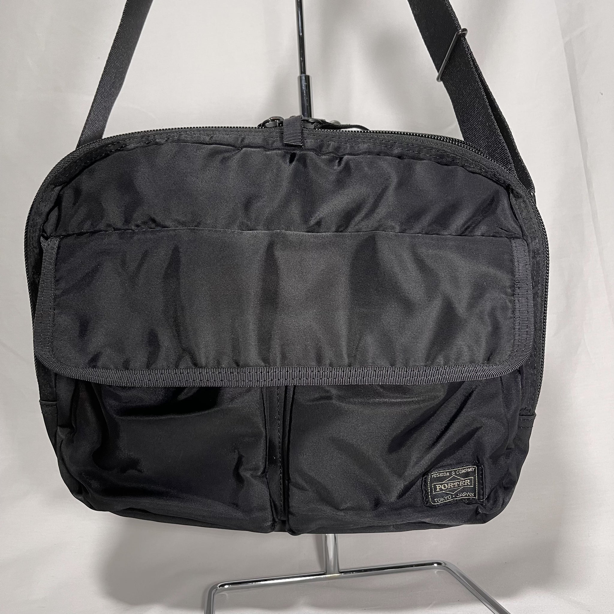 Porter Purpose Shoulder Bag - Black 黑色斜揹袋